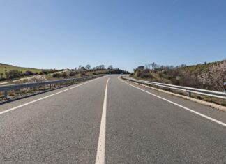 Что означает дорожная разметка 1.1 на дороге и на парковке, какой штраф