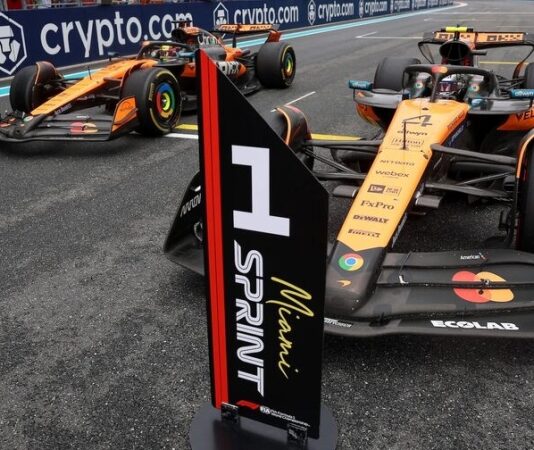 Формула 1 может увеличить количество спринтов и внедрить реверсивную стартовую решётку