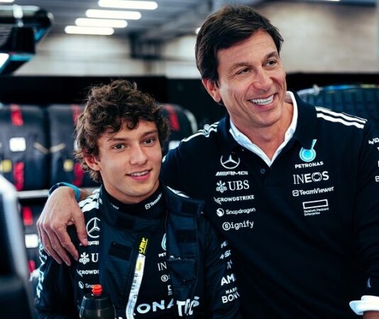 Хельмут Марко: В Mercedes сами усложнили Антонелли жизнь