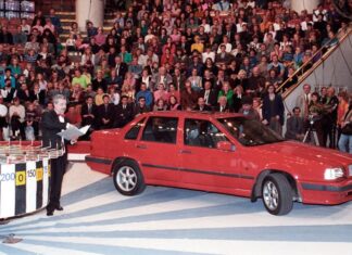 Якубовичу — 80 лет. Какие автомобили он разыгрывал в «Поле Чудес»