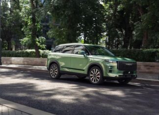 От Jetour T1 до Toyota Land Cruiser 300. Что купить в России в сентябре