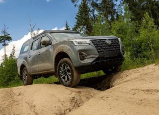 Oting устроил в России распродажу. Китайский Nissan сильно подешевел