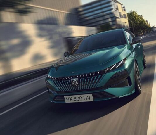 Peugeot представил новые универсал и хэтчбек 308. Четыре главных факта