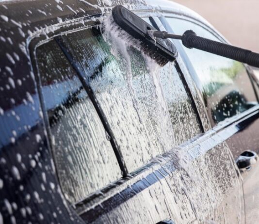 Щетки стеклоочистителя: выбор, замена и уход