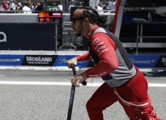 «Таким гонщикам не место в Ф1». Монтойя жестко раскритиковал Хэмилтона