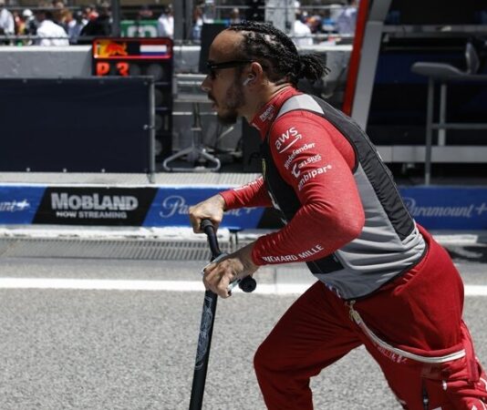 «Таким гонщикам не место в Ф1». Монтойя жестко раскритиковал Хэмилтона