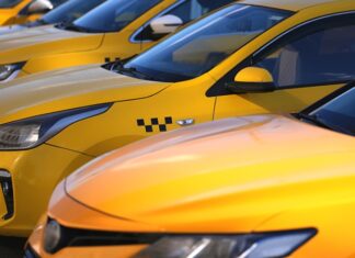 В дептрансе Москвы назвали количество изъятых МАДИ с начала года автомобилей такси