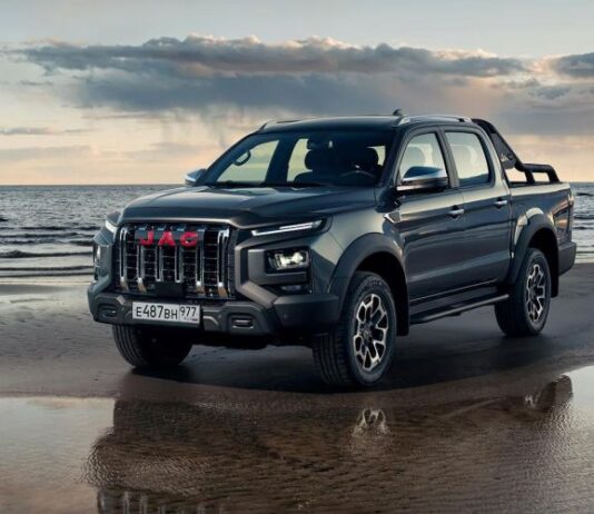 В США обожают пикапы. Сколько их продано в России