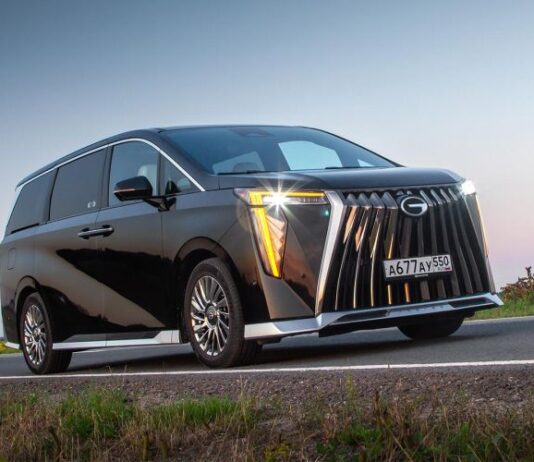 «Арт-Альфард». Тест-вояж на Lounge-вэне GAC M8