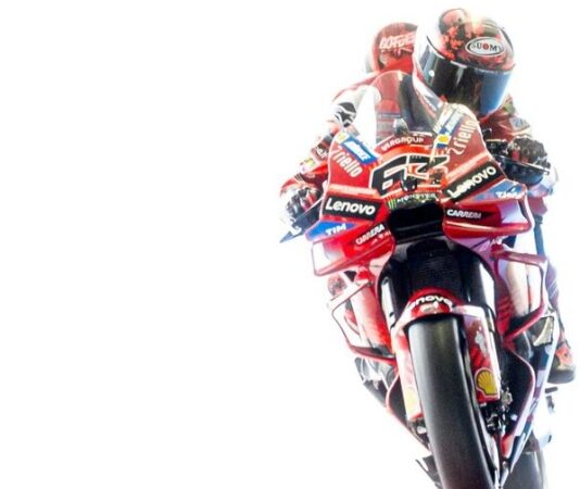 Франческо Баньяя выиграл квалификацию и спринт MotoGP в Мотеги