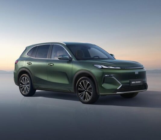 Geely готовит новый кроссовер для России. Мы узнали первые подробности