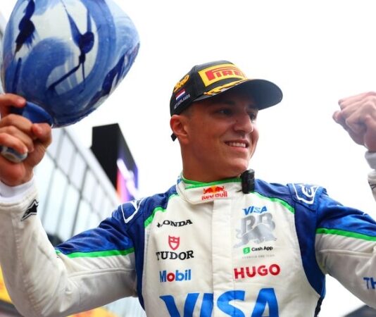 Исаку Хаджару сделают новый кубок вместо сломанного трофея