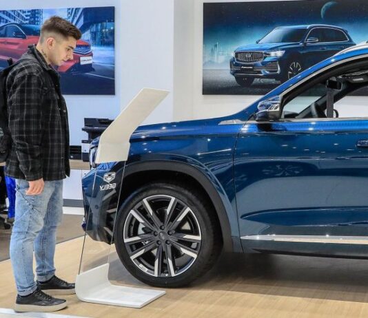 Ключевую ставку понизили до 17%. Как изменятся цены на авторынке