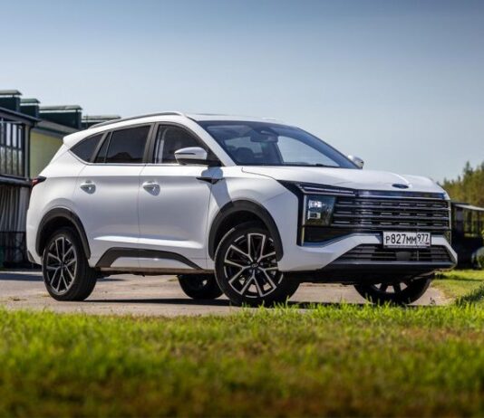 «Москвич 8». Ищем компромиссы в новом кроссовере возрожденной марки