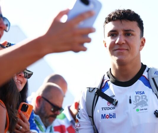 «Не планируем ничего менять по ходу сезона»: Мекис — о Хаджаре в Red Bull