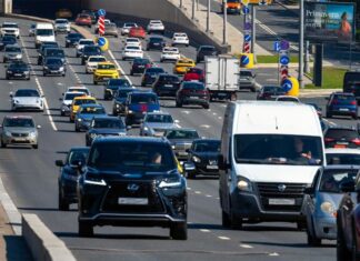 Новые штрафы и рост цен. Глава НАС — о том, что ждет водителей в России