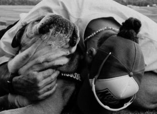 «Он умер у меня на руках». Льюис Хэмилтон сообщил о смерти Роско