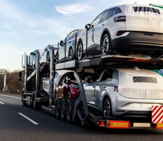 Польша закрыла границу с Белоруссией. Что будет с ввозом деталей и машин