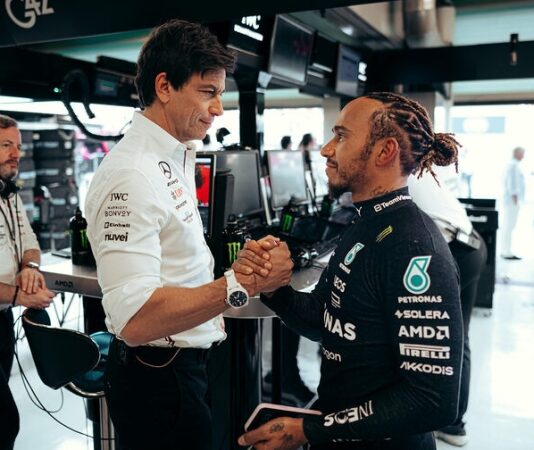 Тото Вольф назвал одну причину, по которой был рад уходу Хэмилтона из Mercedes