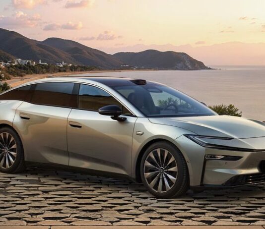 Toyota представила новый бизнес-седан в стиле Camry. Что известно