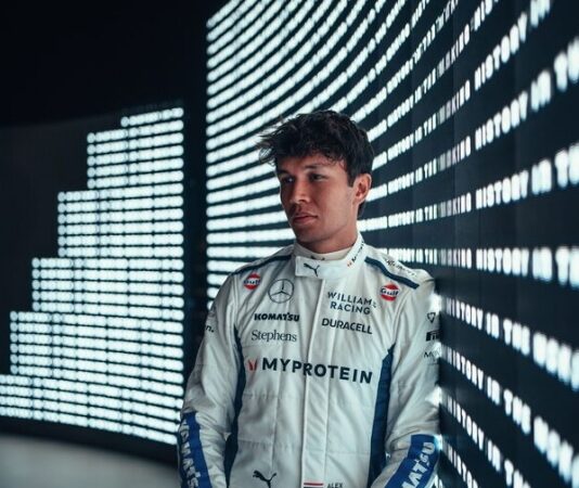 Владелец Red Bull намерен выкупить Алекса Албона у Williams