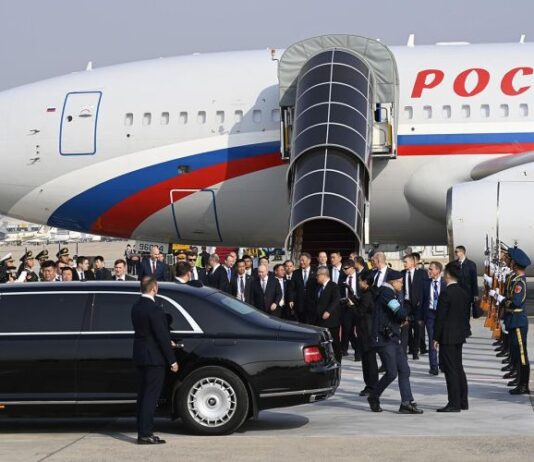 Взгляните на автопарк саммита ШОС. На чем ездили мировые лидеры в КНР