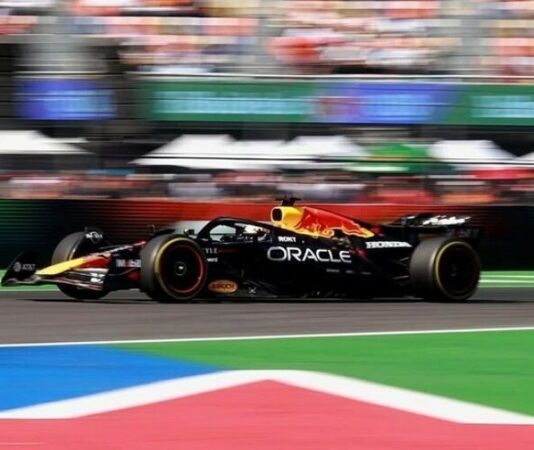 «Честно говоря, мы сами не знаем». Мекис о проблемах Red Bull в Мексике