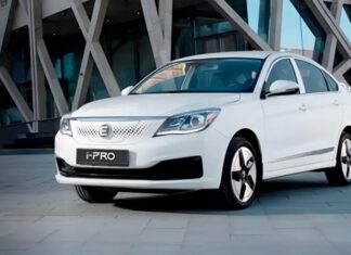 Электроседан Evolute i-Pro перестали выпускать в России