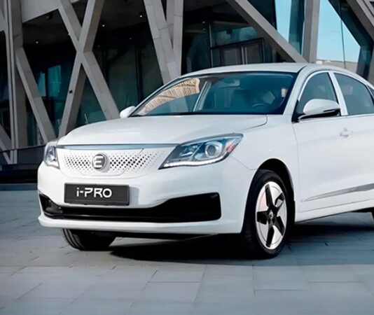 Электроседан Evolute i-Pro перестали выпускать в России