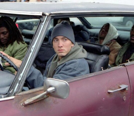 Эминему — 53. На каких машинах ездил знаменитый рэпер