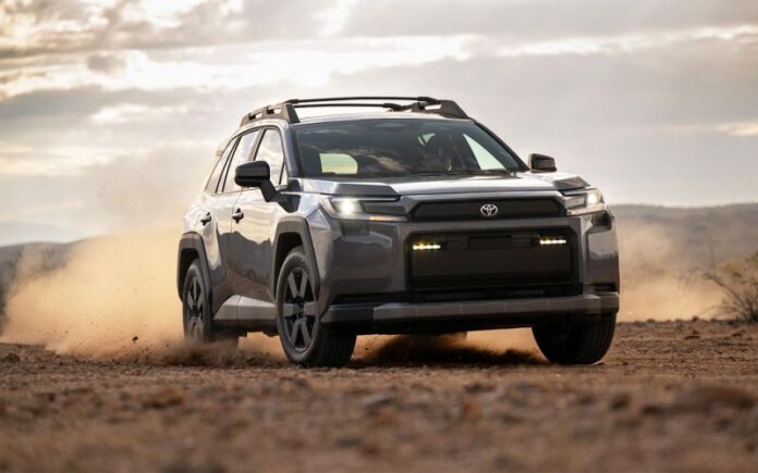 evoljucija-bez-revoljucii-pervoe-znakomstvo-s-toyota-rav4-novogo-pokolenija-cea0589