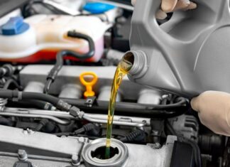 Как обманывают на СТО при замене масла. Эксперты рассказали о новой схеме