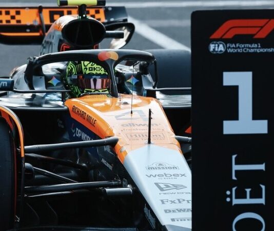 Ландо Норрис разгромил соперников в квалификации к Гран При Мексики