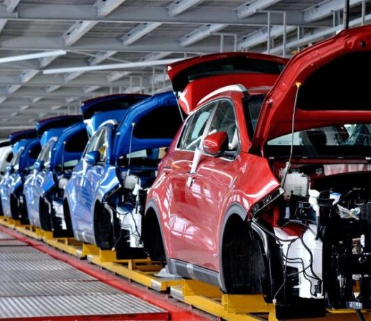 Льготные ставки, цены и локализация. Мантуров — о последствиях утильсбора