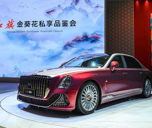 Люксовый седан Hongqi L1 начали сертифицировать в России