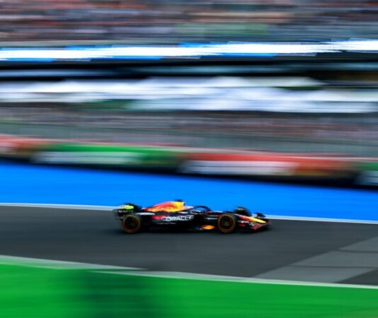 Макс Ферстаппен – быстрее всех во второй тренировке в Мексике, Пиастри – 12-й