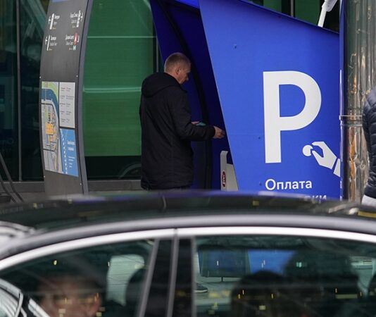 Минтранс изучит возможность ввести постоплату парковки