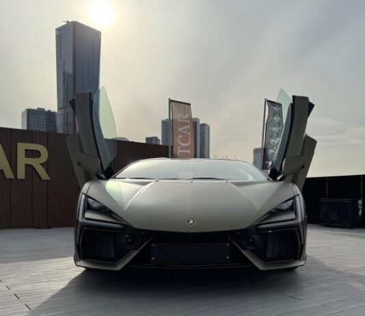 Мы оценили Lamborghini Revuelto. Этот гиперкар против законов физики