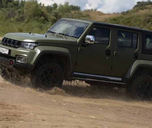 Названа средняя цена б/у кроссоверов и внедорожников в России