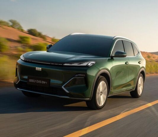 Первый гибридный кроссовер Geely готов к продаже в России. Комплектации