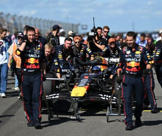 Red Bull намеренно испортила старт Норрису в Остине? Новые подробности штрафа команды