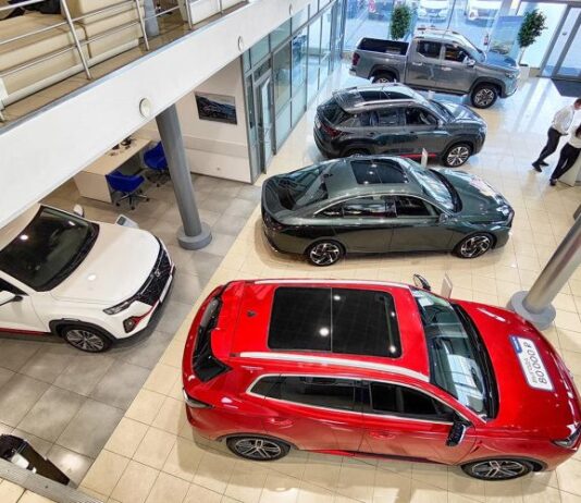 Сколько машин продадут в России в 2025 году. Прогноз АЕБ