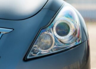 Гравировка линз фар: стиль, безопасность и законодательство