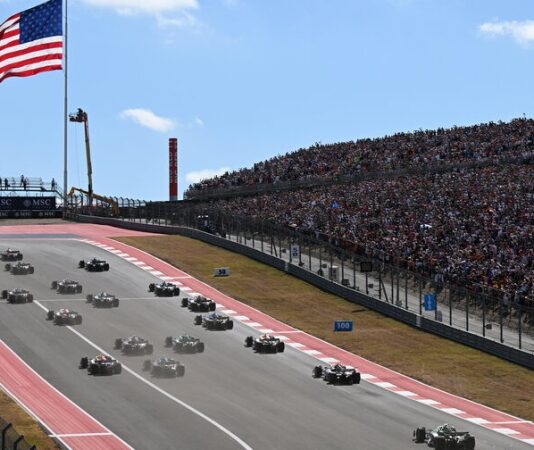 Стартовая решетка основной гонки Формулы 1 в США. Начало трансляции в 22:00 по мск