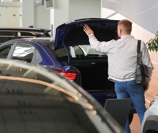 В России зафиксировали снижение цен на новые автомобили