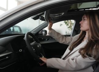 Авторынок РФ уступил по объему продаж только Германии среди стран ЕС