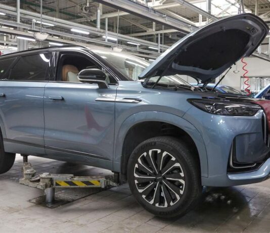 Автозапчасти и шины в России снова подорожают. Прогноз на 2026 год