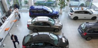 Большинство автовладельцев в России решили не менять машины в 2026 году