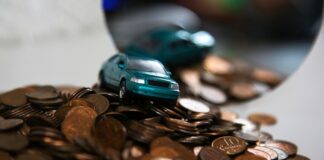 Цены на новые автомобили в России поменяли 26 компаний в октябре