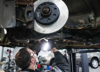 Дептранс рекомендовал столичным водителям сменить летнюю резину на зимнюю